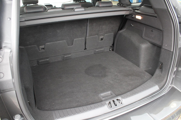 Ford Kuga 1.5 EcoBoost ST Line | Trekhaak | Panorama Dak | Stoelverwarming | Cruise Control | Camera | Navigatie | SONY Audio |