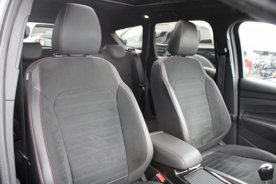 Ford Kuga 1.5 EcoBoost ST Line | Trekhaak | Panorama Dak | Stoelverwarming | Cruise Control | Camera | Navigatie | SONY Audio |