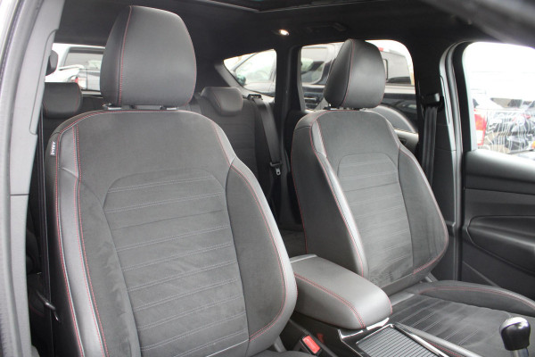 Ford Kuga 1.5 EcoBoost ST Line | Trekhaak | Panorama Dak | Stoelverwarming | Cruise Control | Camera | Navigatie | SONY Audio |