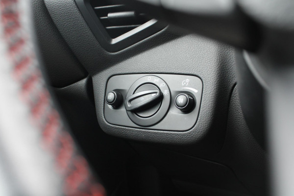 Ford Kuga 1.5 EcoBoost ST Line | Trekhaak | Panorama Dak | Stoelverwarming | Cruise Control | Camera | Navigatie | SONY Audio |