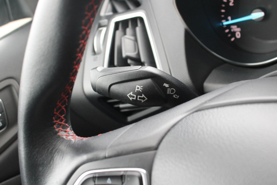 Ford Kuga 1.5 EcoBoost ST Line | Trekhaak | Panorama Dak | Stoelverwarming | Cruise Control | Camera | Navigatie | SONY Audio |