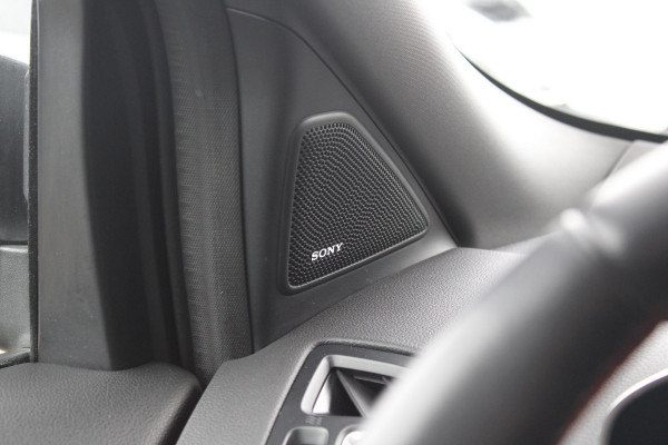 Ford Kuga 1.5 EcoBoost ST Line | Trekhaak | Panorama Dak | Stoelverwarming | Cruise Control | Camera | Navigatie | SONY Audio |