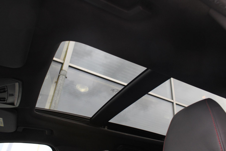 Ford Kuga 1.5 EcoBoost ST Line | Trekhaak | Panorama Dak | Stoelverwarming | Cruise Control | Camera | Navigatie | SONY Audio |