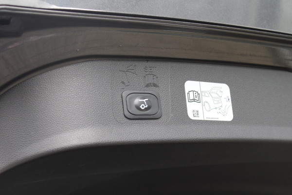 Ford Kuga 1.5 EcoBoost ST Line | Trekhaak | Panorama Dak | Stoelverwarming | Cruise Control | Camera | Navigatie | SONY Audio |