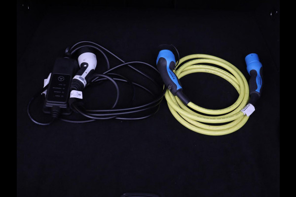 Mercedes-Benz CLA-Klasse Shooting Brake 250e AMG Limited | Stoelverwarming | Carplay | Leder/Alcantara | Camera | Sfeerverlichting | Navigatie | Park Assist | Widescreen | Dodehoek detectie | PHEV | Plug In