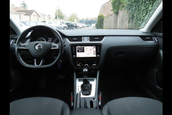 Škoda Octavia Combi 1.5 TSI 150PK Greentech Business Edition AUTOMAAT | DEALER ONDERHOUDEN | STOELVERWARMING | HALF LEDER | NAVI |