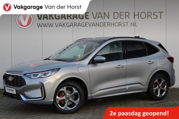 Ford Kuga 2.5-243pk PHEV ST-Line X. Van €. 54.937,- voor €. 43.735,- Trekgewicht van 2.100kg ! Elektr. panodak., elektr. trekhaak, stoel-, stuur- en voorraamverw., 360gr. Camera, HUD, AppleCarplay/Androidauto, Elektr. verstelb. comfortstoelen, LED verl.