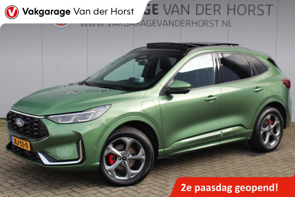 Ford Kuga 2.5-243pk PHEV ST-Line X. Trekgewicht 2.100kg. Nieuw Model ! Van €. 54.937,- voor €. 43.735,- Trekgewicht van 2.100kg ! Elektr. panodak., elektr. trekhaak, stoel-, stuur- en voorraamverw., 360gr. Camera, HUD, AppleCarplay/Androidauto, Elektr. verstelb. comfortstoelen, LED verl.