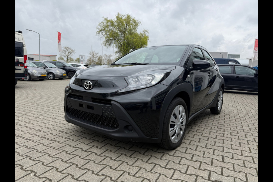 Toyota Aygo X 1.0 VVT-i S-CVT Play Automaat stoelverwarming, keyless etc (RIJKLAARPRIJS)