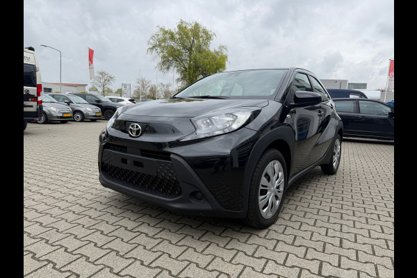 Toyota Aygo X 1.0 VVT-i S-CVT Play Automaat stoelverwarming, keyless etc (RIJKLAARPRIJS)