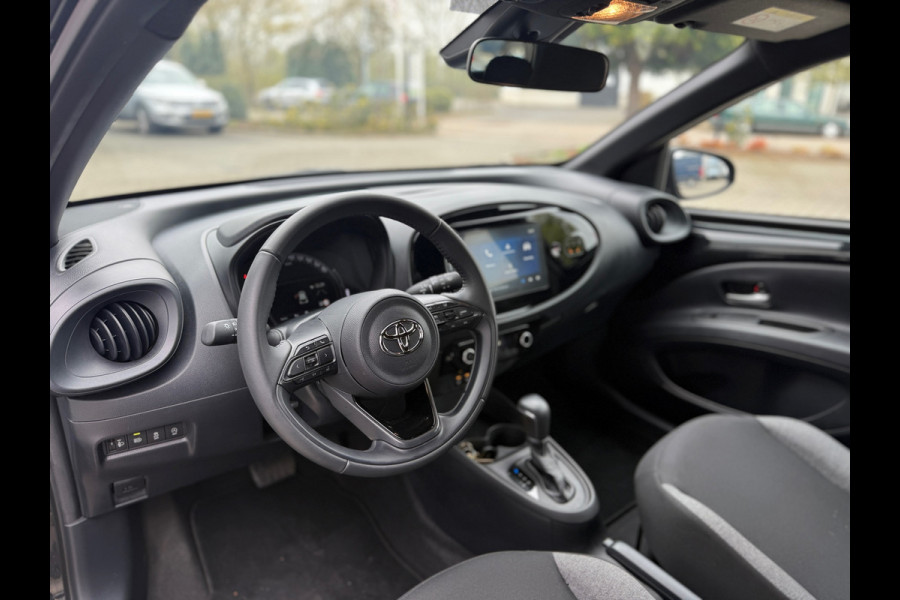 Toyota Aygo X 1.0 VVT-i S-CVT Play Automaat stoelverwarming, keyless etc (RIJKLAARPRIJS)