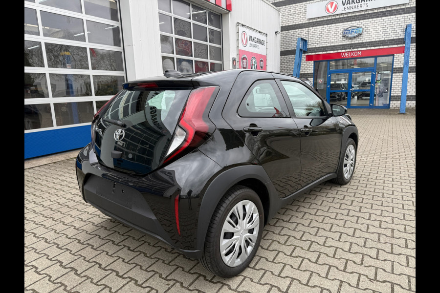 Toyota Aygo X 1.0 VVT-i S-CVT Play Automaat stoelverwarming, keyless etc (RIJKLAARPRIJS)
