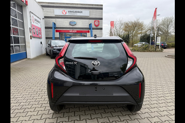 Toyota Aygo X 1.0 VVT-i S-CVT Play Automaat stoelverwarming, keyless etc (RIJKLAARPRIJS)