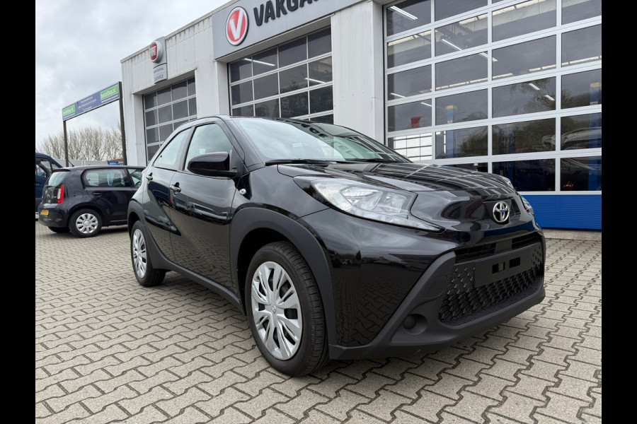 Toyota Aygo X 1.0 VVT-i S-CVT Play Automaat stoelverwarming, keyless etc (RIJKLAARPRIJS)