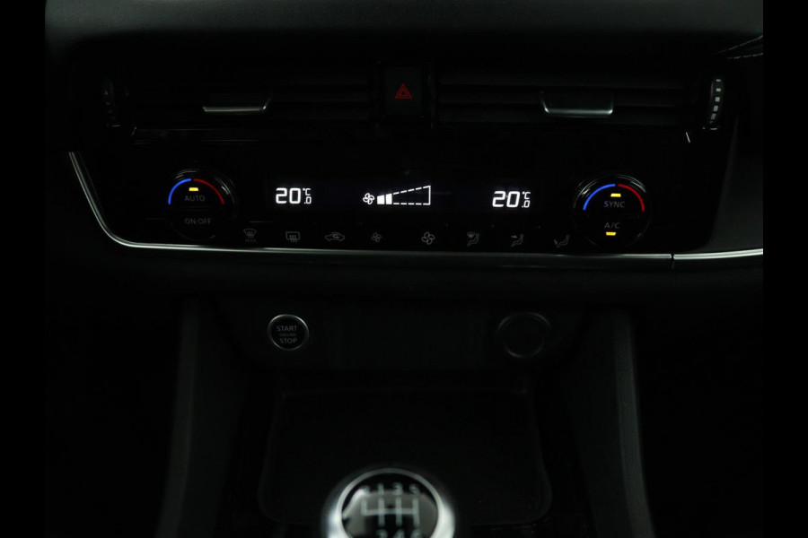 Nissan QASHQAI 1.3 MHEV Acenta | Panoramadak | Adaptive cruise | Carplay | Camera | Keyless | Dodehoek detectie | Parkeerhulp | Climate control | DAB | Getint glas