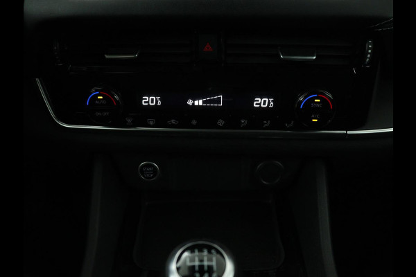 Nissan QASHQAI 1.3 MHEV Acenta | Panoramadak | Adaptive cruise | Carplay | Camera | Keyless | Dodehoek detectie | Parkeerhulp | Climate control | DAB | Getint glas