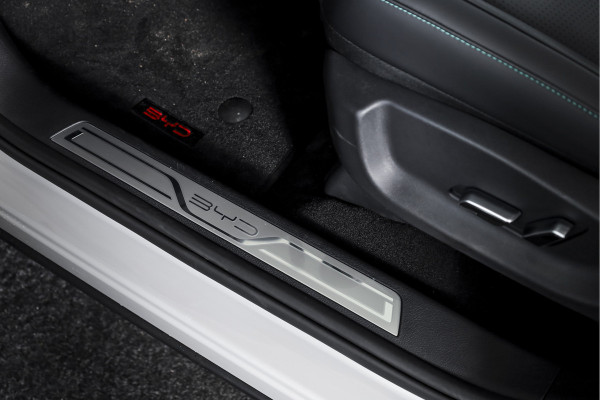 BYD SEAL U 1.5 DM-i FWD Boost | Plug-In | S/K-Panodak | 360 Camera | App connect | Adapt. Cruise | Elek. Klep | Infinity audio | LM 19" |