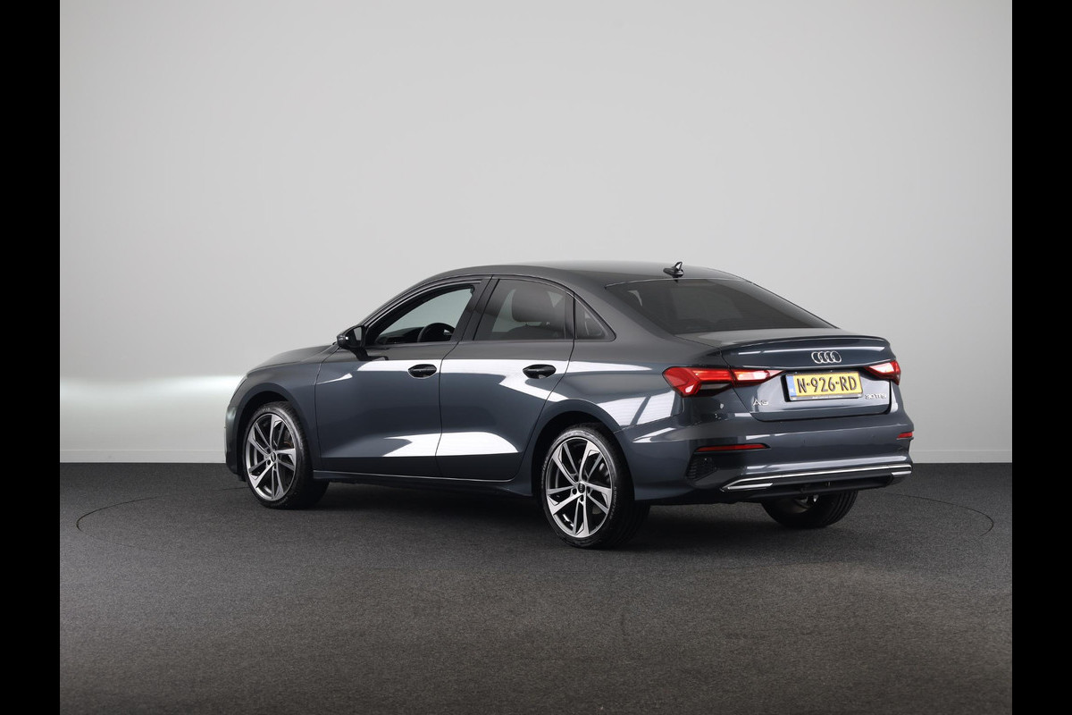 Audi A3 Limousine 30 TFSI Pro Line 110pk S-tronic | Stoelverwarming | 18 inch Lichtmetalen velgen | Cruise controle | Navigatie via App