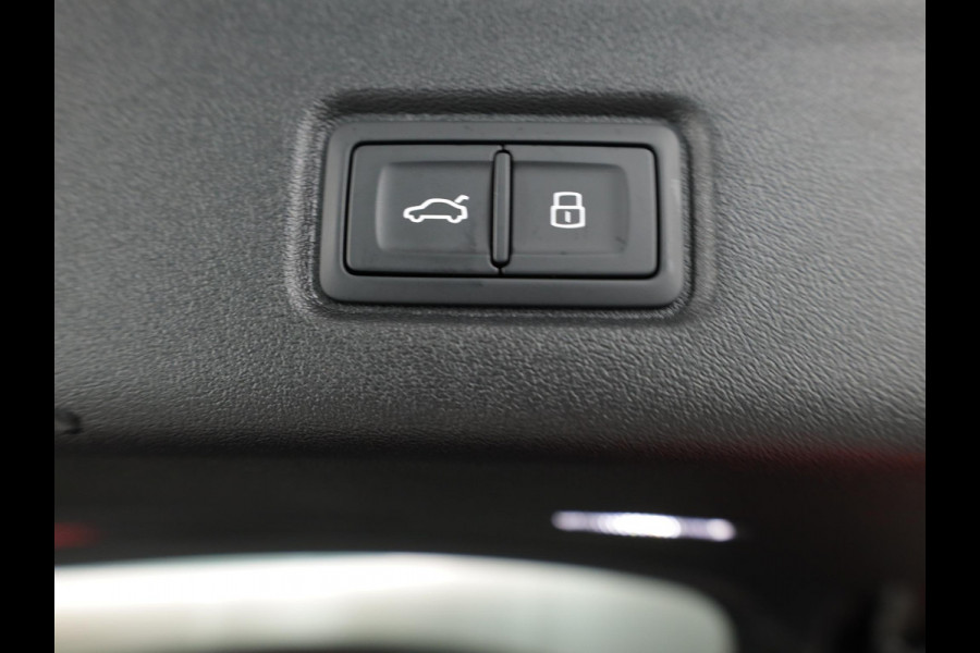 Audi Q6 S edition performance 100 kWh 306pk |  360° Camera | Adaptive cruise control | Matrix ledkoplampen  | stoelverwarming voor en achter | Comfortpakket