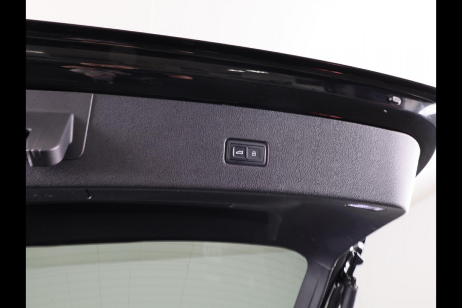 Audi Q8 55 TFSI e quattro Pro Line S 394pk | Panoramadak | Lederen bekleding | Head Up Display | Luchtvering | Trekhaak
