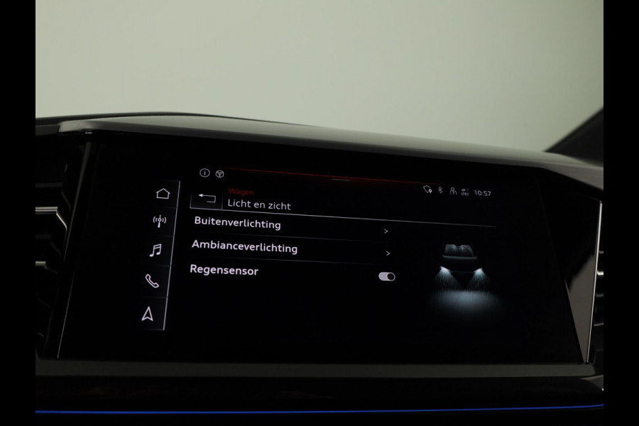 Audi Q4 e-tron 40 Launch edition S Competition 77 kWh 204 pk | SoH 97% | Navigatie | Warmtepomp | Parkeersensoren | Achteruitrijcamera | Stoelverwarming | S-Line |