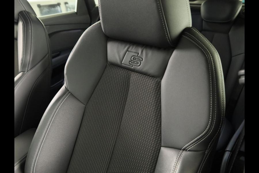 Audi Q4 e-tron 40 Launch edition S Competition 77 kWh 204 pk | SoH 97% | Navigatie | Warmtepomp | Parkeersensoren | Achteruitrijcamera | Stoelverwarming | S-Line |