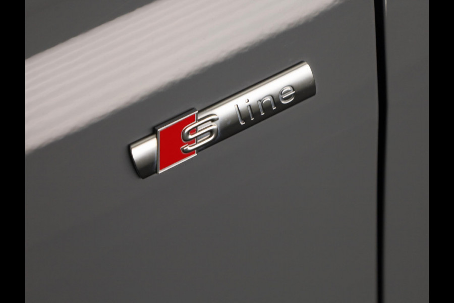 Audi Q4 e-tron 40 Launch edition S Competition 77 kWh 204 pk | SoH 97% | Navigatie | Warmtepomp | Parkeersensoren | Achteruitrijcamera | Stoelverwarming | S-Line |