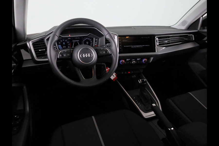 Audi A1 Sportback Advanced edition 25 TFSI 95 pk | Parkeerhulp plus | Automatische airco | Inklapbare buitenspiegels | Dak in contrast kleur |