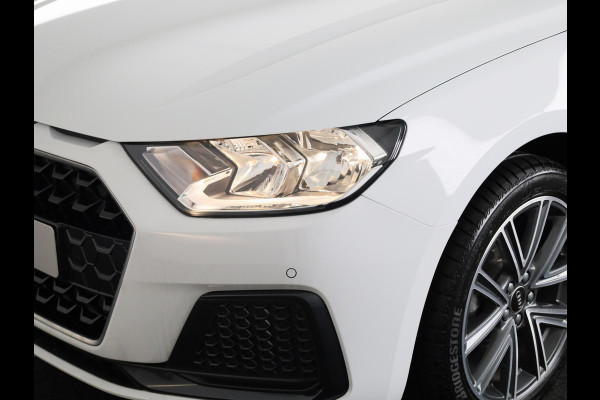 Audi A1 Sportback Advanced edition 25 TFSI 95 pk | Parkeerhulp plus | Automatische airco | Inklapbare buitenspiegels | Dak in contrast kleur |