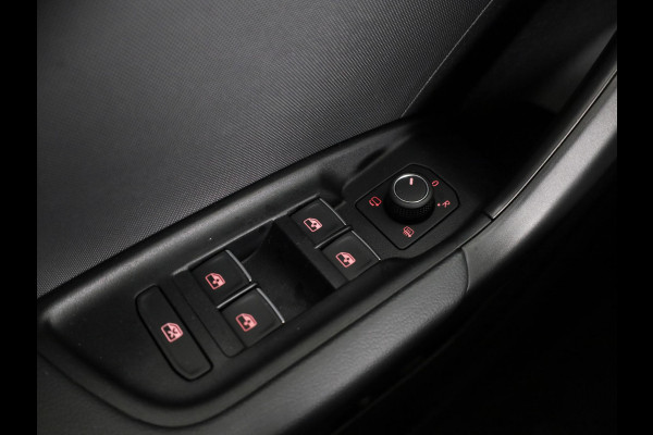 Audi A1 Sportback Advanced edition 25 TFSI 95 pk | Parkeerhulp plus | Automatische airco | Inklapbare buitenspiegels | Dak in contrast kleur |