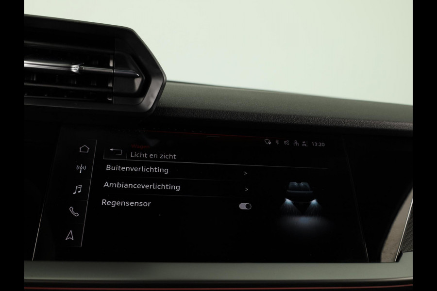 Audi RS 3 Limousine 2.5 TFSI quattro 400pk | Panoramadak | Verlengde garantie | 3-spaaks sport afgevlakt stuurwiel | Adaptief onderstel | SONOS Premium 3D Audio
