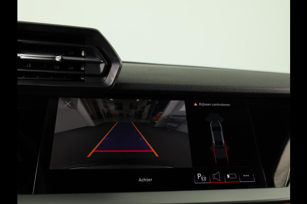 Audi RS 3 Limousine 2.5 TFSI quattro 400pk | Panoramadak | Verlengde garantie | 3-spaaks sport afgevlakt stuurwiel | Adaptief onderstel | SONOS Premium 3D Audio