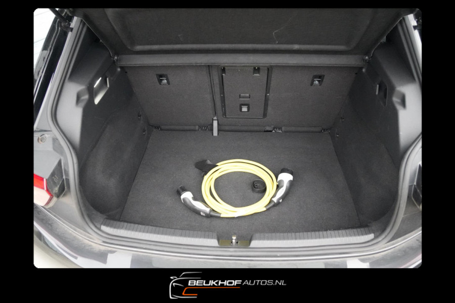 Volkswagen ID.3 First Plus 58 kWh Carplay Navi Camera Soh92%