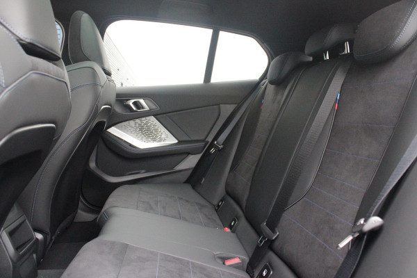 BMW 1-serie 120 170PK M SPORT | PANORAMA SCHUIF/KANTEL DAK | 18" LICHTMETALEN VELGEN | DODEHOEK DETECTIE | DRAADLOZE APPLE CARPLAY/ANDROID AUTO | NAVIGATIE | ACHTERUITRIJ CAMERA | ADAPTIEF M ONDERSTEL | SFEER VERLICHTING | STOEL VERWARMING | DAB+ RADIO | ALCANTARA BEKLEDING | PARKEERSENSOREN VOOR + ACHTER | CRUISE CONTROL | SHADOW LINE |