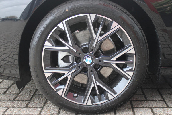 BMW 1-serie 120 170PK M SPORT | PANORAMA SCHUIF/KANTEL DAK | 18" LICHTMETALEN VELGEN | DODEHOEK DETECTIE | DRAADLOZE APPLE CARPLAY/ANDROID AUTO | NAVIGATIE | ACHTERUITRIJ CAMERA | ADAPTIEF M ONDERSTEL | SFEER VERLICHTING | STOEL VERWARMING | DAB+ RADIO | ALCANTARA BEKLEDING | PARKEERSENSOREN VOOR + ACHTER | CRUISE CONTROL | SHADOW LINE |