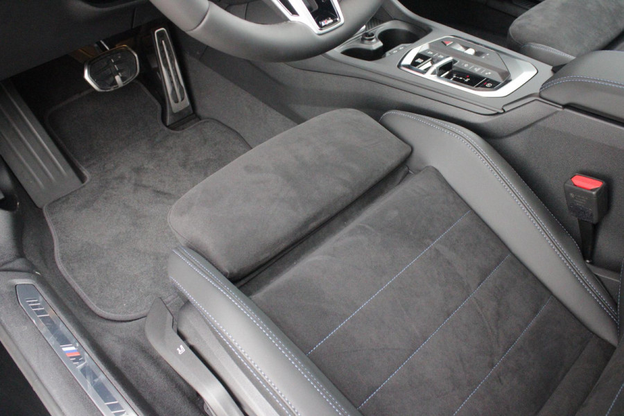 BMW 1-serie 120 170PK M SPORT | PANORAMA SCHUIF/KANTEL DAK | 18" LICHTMETALEN VELGEN | DODEHOEK DETECTIE | DRAADLOZE APPLE CARPLAY/ANDROID AUTO | NAVIGATIE | ACHTERUITRIJ CAMERA | ADAPTIEF M ONDERSTEL | SFEER VERLICHTING | STOEL VERWARMING | DAB+ RADIO | ALCANTARA BEKLEDING | PARKEERSENSOREN VOOR + ACHTER | CRUISE CONTROL | SHADOW LINE |