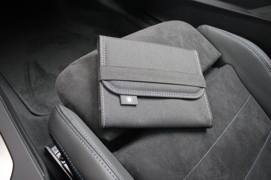 BMW 1-serie 120 170PK M SPORT | PANORAMA SCHUIF/KANTEL DAK | 18" LICHTMETALEN VELGEN | DODEHOEK DETECTIE | DRAADLOZE APPLE CARPLAY/ANDROID AUTO | NAVIGATIE | ACHTERUITRIJ CAMERA | ADAPTIEF M ONDERSTEL | SFEER VERLICHTING | STOEL VERWARMING | DAB+ RADIO | ALCANTARA BEKLEDING | PARKEERSENSOREN VOOR + ACHTER | CRUISE CONTROL | SHADOW LINE |