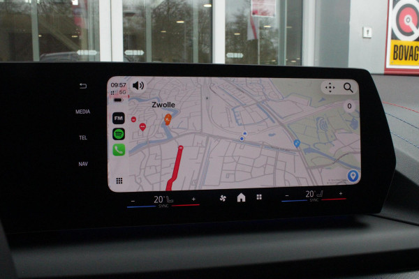 BMW 1-serie 120 170PK M SPORT | PANORAMA SCHUIF/KANTEL DAK | 18" LICHTMETALEN VELGEN | DODEHOEK DETECTIE | DRAADLOZE APPLE CARPLAY/ANDROID AUTO | NAVIGATIE | ACHTERUITRIJ CAMERA | ADAPTIEF M ONDERSTEL | SFEER VERLICHTING | STOEL VERWARMING | DAB+ RADIO | ALCANTARA BEKLEDING | PARKEERSENSOREN VOOR + ACHTER | CRUISE CONTROL | SHADOW LINE |