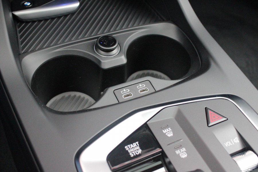 BMW 1-serie 120 170PK M SPORT | PANORAMA SCHUIF/KANTEL DAK | 18" LICHTMETALEN VELGEN | DODEHOEK DETECTIE | DRAADLOZE APPLE CARPLAY/ANDROID AUTO | NAVIGATIE | ACHTERUITRIJ CAMERA | ADAPTIEF M ONDERSTEL | SFEER VERLICHTING | STOEL VERWARMING | DAB+ RADIO | ALCANTARA BEKLEDING | PARKEERSENSOREN VOOR + ACHTER | CRUISE CONTROL | SHADOW LINE |