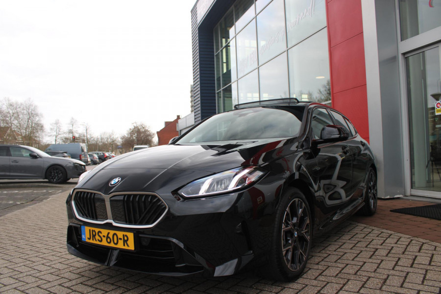 BMW 1-serie 120 170PK M SPORT | PANORAMA SCHUIF/KANTEL DAK | 18" LICHTMETALEN VELGEN | DODEHOEK DETECTIE | DRAADLOZE APPLE CARPLAY/ANDROID AUTO | NAVIGATIE | ACHTERUITRIJ CAMERA | ADAPTIEF M ONDERSTEL | SFEER VERLICHTING | STOEL VERWARMING | DAB+ RADIO | ALCANTARA BEKLEDING | PARKEERSENSOREN VOOR + ACHTER | CRUISE CONTROL | SHADOW LINE |