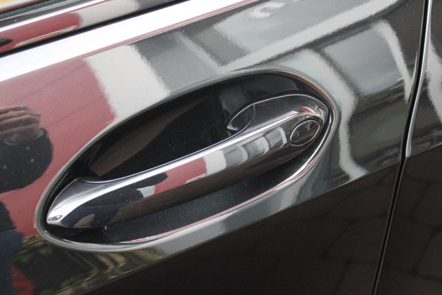 BMW 1-serie 120 170PK M SPORT | PANORAMA SCHUIF/KANTEL DAK | 18" LICHTMETALEN VELGEN | DODEHOEK DETECTIE | DRAADLOZE APPLE CARPLAY/ANDROID AUTO | NAVIGATIE | ACHTERUITRIJ CAMERA | ADAPTIEF M ONDERSTEL | SFEER VERLICHTING | STOEL VERWARMING | DAB+ RADIO | ALCANTARA BEKLEDING | PARKEERSENSOREN VOOR + ACHTER | CRUISE CONTROL | SHADOW LINE |