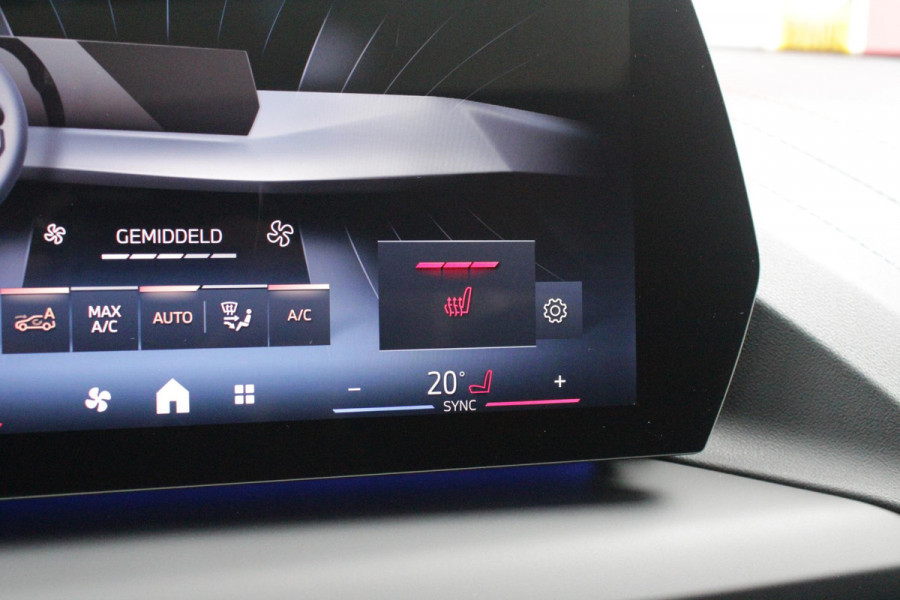 BMW 1-serie 120 170PK M SPORT | PANORAMA SCHUIF/KANTEL DAK | 18" LICHTMETALEN VELGEN | DODEHOEK DETECTIE | DRAADLOZE APPLE CARPLAY/ANDROID AUTO | NAVIGATIE | ACHTERUITRIJ CAMERA | ADAPTIEF M ONDERSTEL | SFEER VERLICHTING | STOEL VERWARMING | DAB+ RADIO | ALCANTARA BEKLEDING | PARKEERSENSOREN VOOR + ACHTER | CRUISE CONTROL | SHADOW LINE |