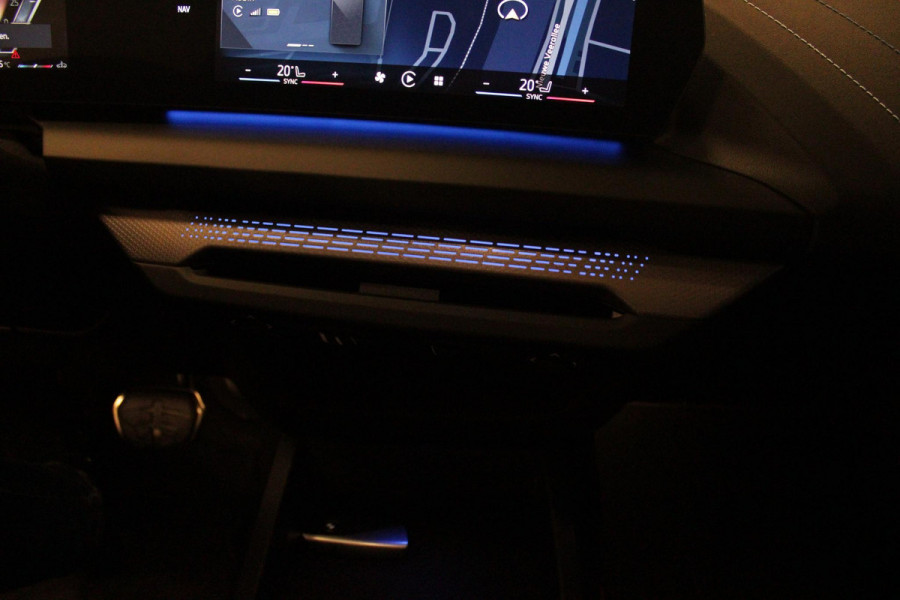 BMW 1-serie 120 170PK M SPORT | PANORAMA SCHUIF/KANTEL DAK | 18" LICHTMETALEN VELGEN | DODEHOEK DETECTIE | DRAADLOZE APPLE CARPLAY/ANDROID AUTO | NAVIGATIE | ACHTERUITRIJ CAMERA | ADAPTIEF M ONDERSTEL | SFEER VERLICHTING | STOEL VERWARMING | DAB+ RADIO | ALCANTARA BEKLEDING | PARKEERSENSOREN VOOR + ACHTER | CRUISE CONTROL | SHADOW LINE |