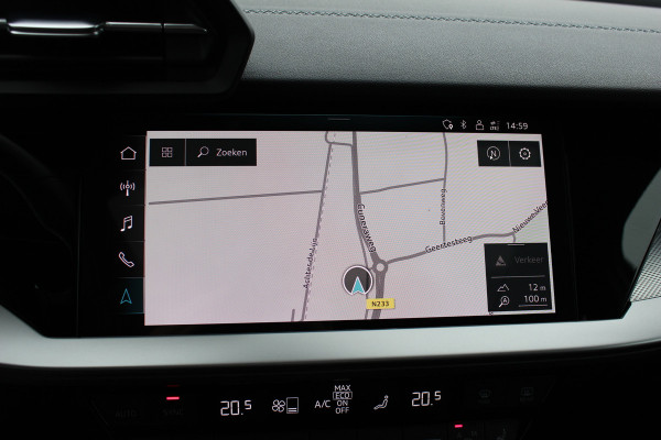 Audi A3 Sportback 45 TFSI e S edition Competition / Camera / Panoramadak / Head-up / RS Seats / B&O / Elektr. stoelen / 19'' / CarPlay / Stoelmassage+Verwarming / Dodehoek / DAB / ACC