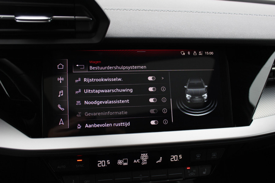 Audi A3 Sportback 45 TFSI e S edition Competition / Camera / Panoramadak / Head-up / RS Seats / B&O / Elektr. stoelen / 19'' / CarPlay / Stoelmassage+Verwarming / Dodehoek / DAB / ACC