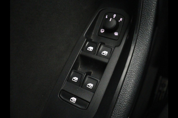 Škoda Kodiaq 1.5 TSI Sportline | Panoramadak | Trekhaak | Adaptive cruise | Stoelverwarming | Camera | Keyless | Alcantara | Full LED | Carplay | Navigatie | Canon Sound | Sfeerverlichting | Virtual Cockpit