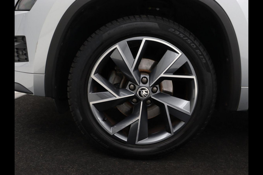 Škoda Kodiaq 1.5 TSI Sportline | Panoramadak | Trekhaak | Adaptive cruise | Stoelverwarming | Camera | Keyless | Alcantara | Full LED | Carplay | Navigatie | Canon Sound | Sfeerverlichting | Virtual Cockpit
