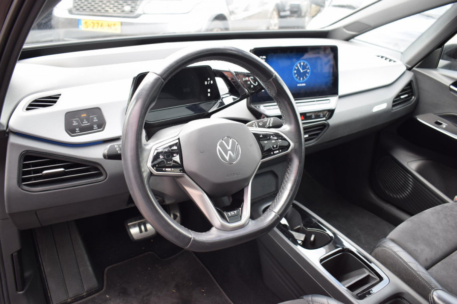 Volkswagen ID.3 First Max 58 kWh | Pano | Electr stoelen | camera | Carplay | Adaptive |