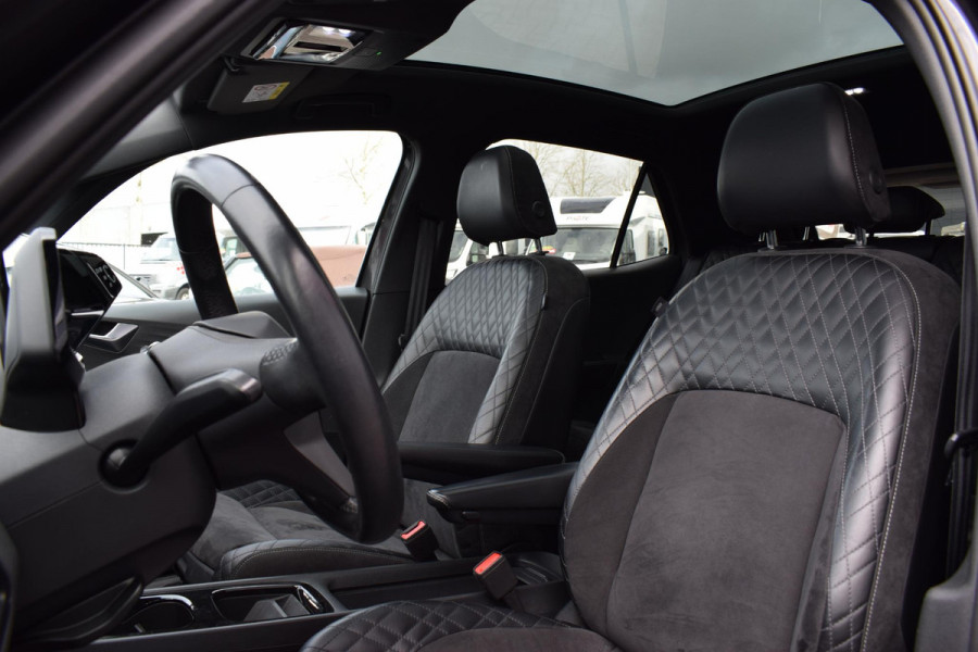 Volkswagen ID.3 First Max 58 kWh | Pano | Electr stoelen | camera | Carplay | Adaptive |