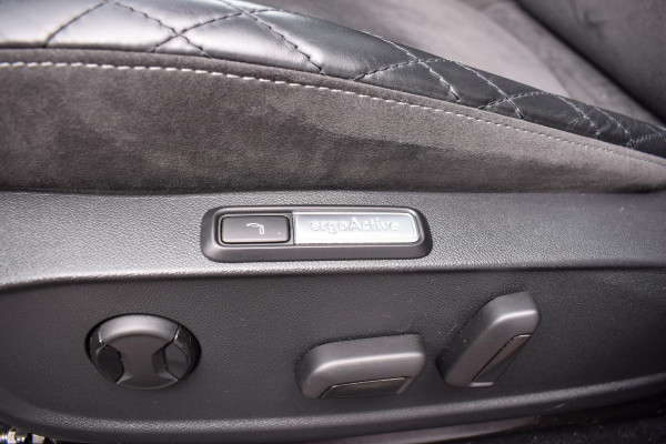 Volkswagen ID.3 First Max 58 kWh | Pano | Electr stoelen | camera | Carplay | Adaptive |